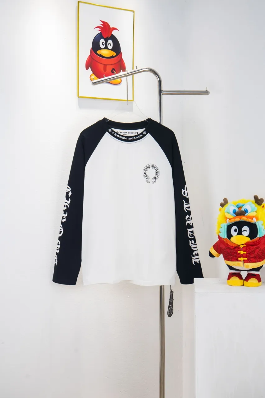 P170 ChromeHearts - ChromeHearts-Black and White Splicing Sanskrit Round Neck Long T. The fabric is made of 280g pure cotton double yarn fabric. The upper body is comfortable and breathable, and the feel is comfortable. The black and white splicing highlights the characteristics of the clothes. The letter horseshoe pattern is printed with imported water glue. The collar is made of threads of the same color in the same cylinder. Letters are printed on the threads. It is a popular online style in autumn. It is made from the original version.  Color: Picture color Size: S M L XL